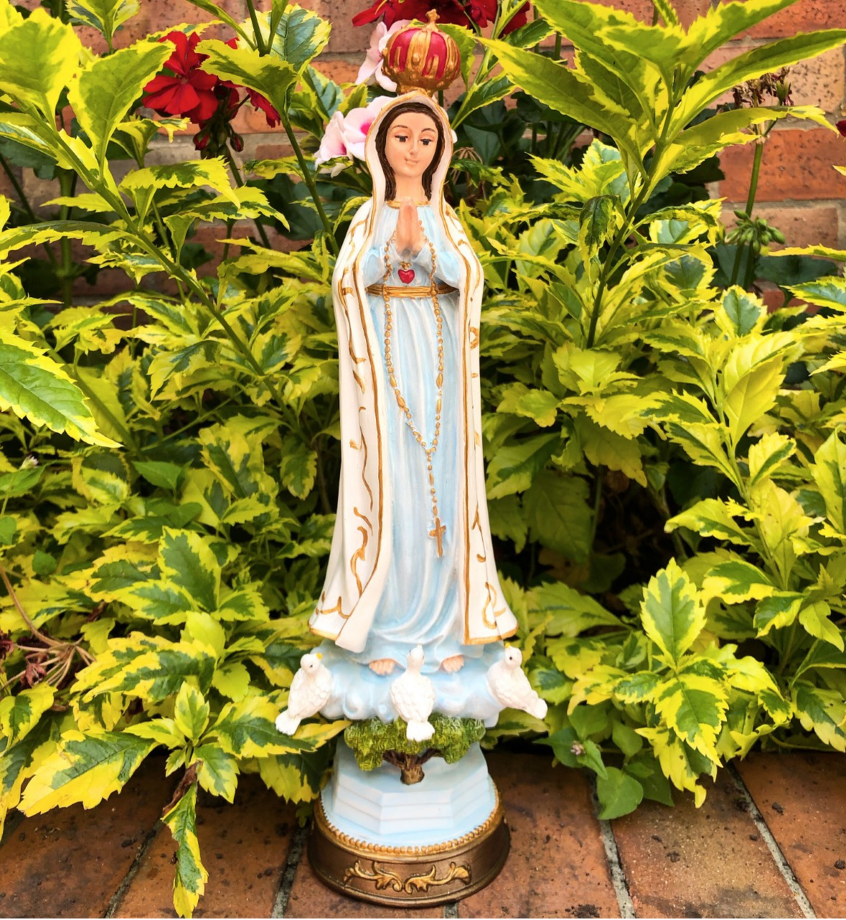Virgen de Fátima con Palomas