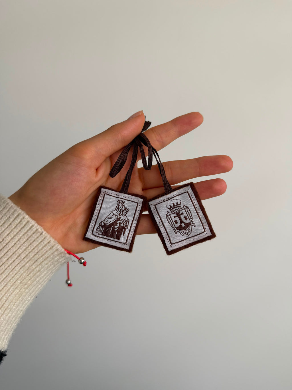 Escapulario Tradicional de la Virgen del Carmen - 4.5 × 3.5 cm